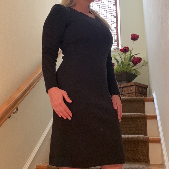 Italian wool dress European size 40 will fit a size 0-4 - Picture 2 of 5